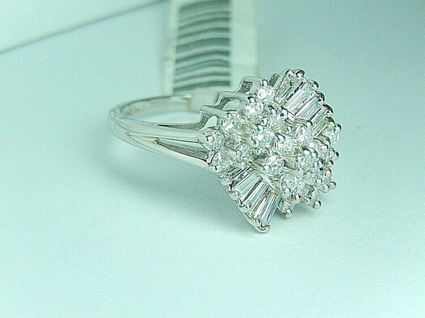 14K WHITE GOLD 1 CARAT T.W. LADIES NATURAL VS DIAMOND COCKTAIL RING SIZE 8.25