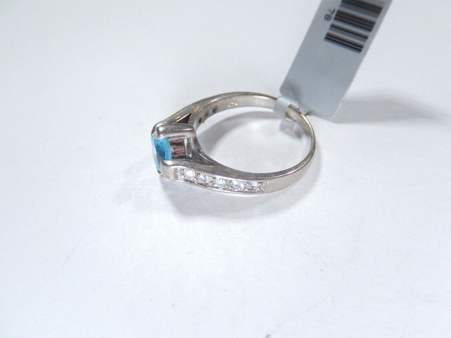 *VINTAGE* Sterling Silver  1CT Size Blue Topaz and Cubic Zirconia Ring Size 6.75