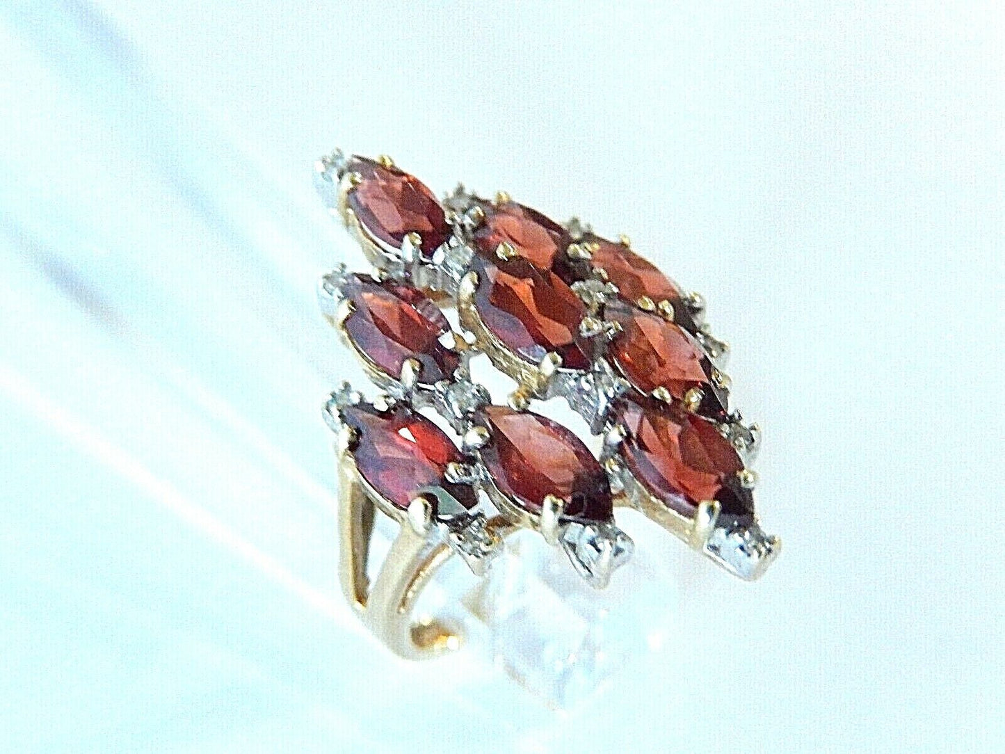 *VINTAGE* 14K Yellow Gold Stunning Red Garnet & Diamond Accent Ring Size 4.25