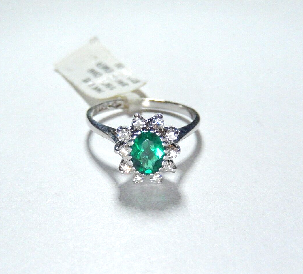 *NWT* 14k White Gold Lab Created Oval Emerald And Diamond Ring Sz 6.25