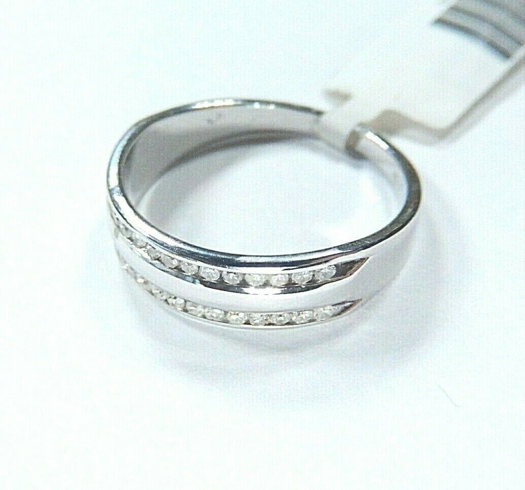 *NWT* 14k White Gold .33ct - 33 Natural Diamond 5mm Band Ring Size 7.25