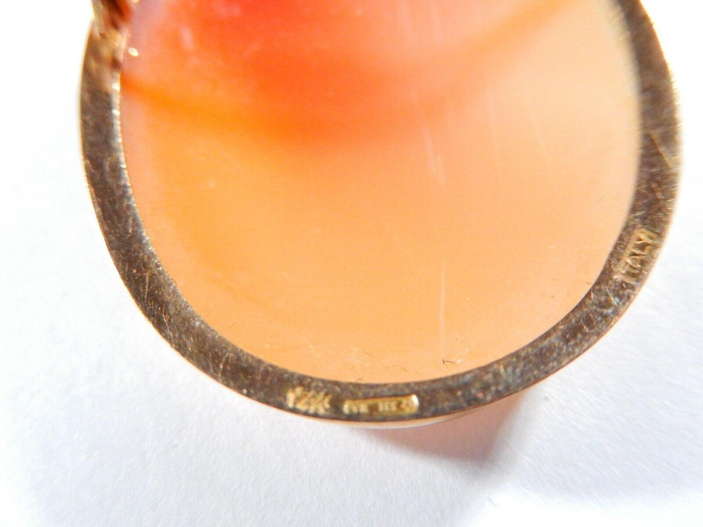 Beautiful VINTAGE 14k Gold Large Carved Shell Cameo Brooch Pin or Pendant