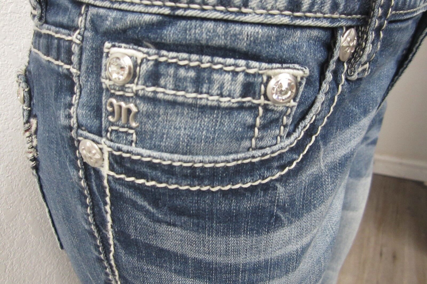 NWT Miss Me Jeans  Embellished Angel Wings Skinny Medium Blue M3195S Sz 25 x 30