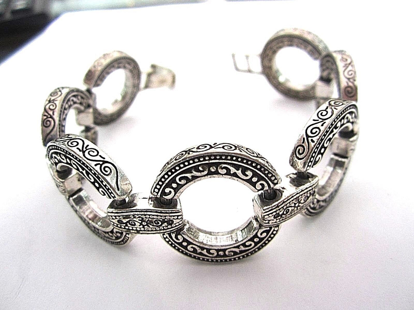 Brighton Central Park silver circle link round etched bracelet 7.5"