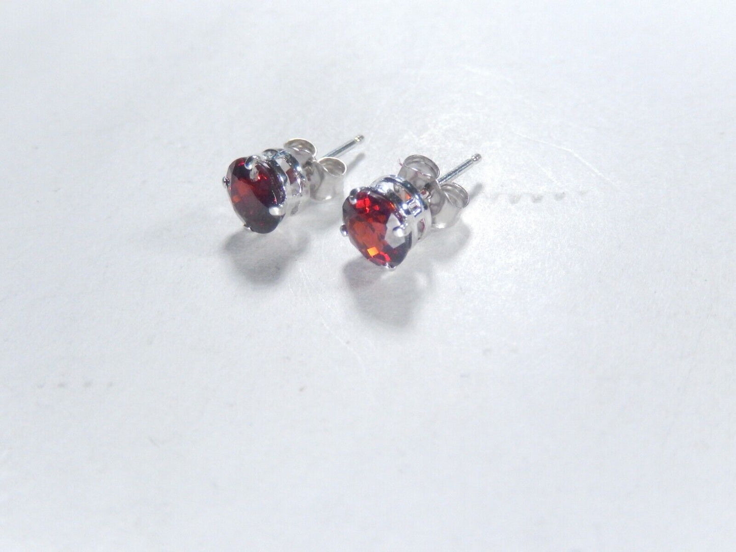 14K White Gold Basket Setting 6mm 1.50CT TW Garnet Ear Studs