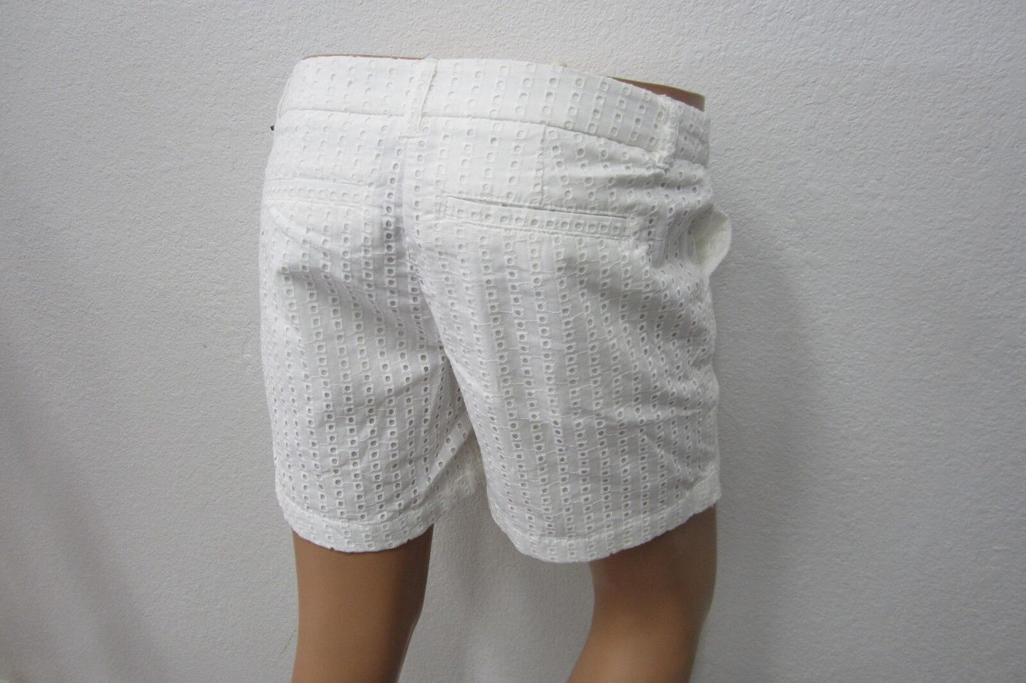 *NWT* MERONA women's textured cotton shorts  white 5" inseam Size 2