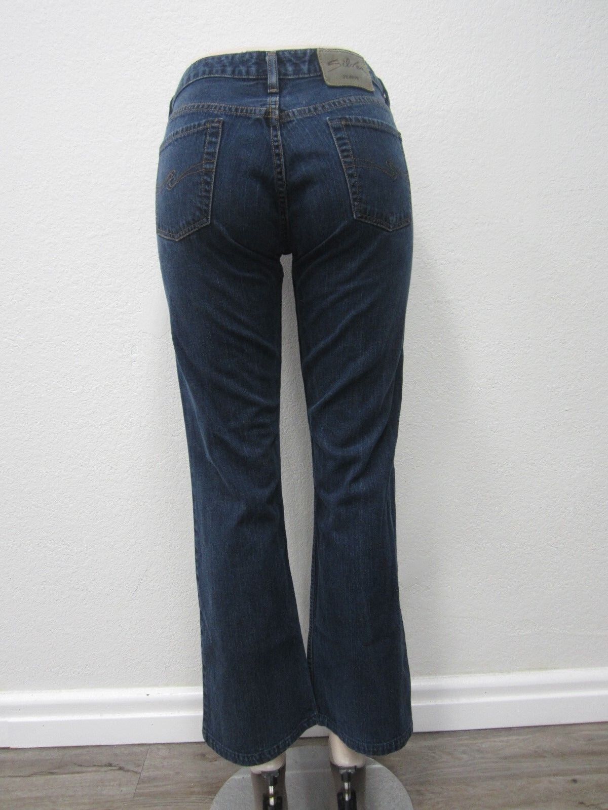 VERY NICE Silver Jeans Womens Mid Rise  Boot Cut Jeans  31 x 30 Medium Dark Wash