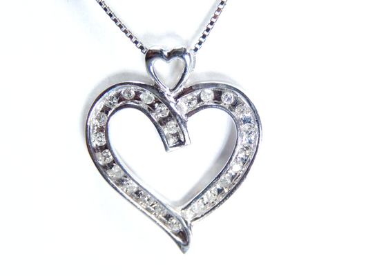 NEW 10K White Gold .33CT 23 Natural Diamond Open Heart Pendant w/18"chain