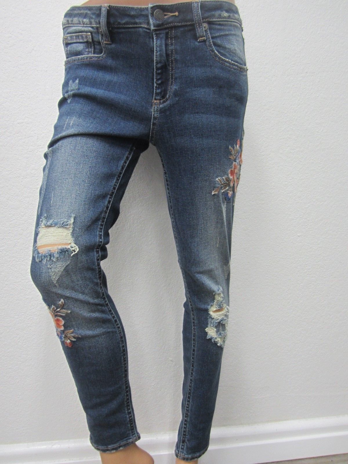 NWTMiss Me Women's Distressed Embroidered Ankle Skinny Denim Jean Medium Blue 26