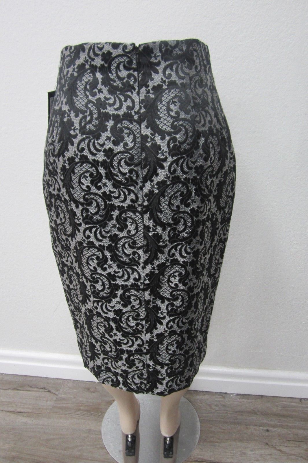 *NWT*  NEW Worthington Women's Black & Grey Jacquard Pencil Skirt Size 10