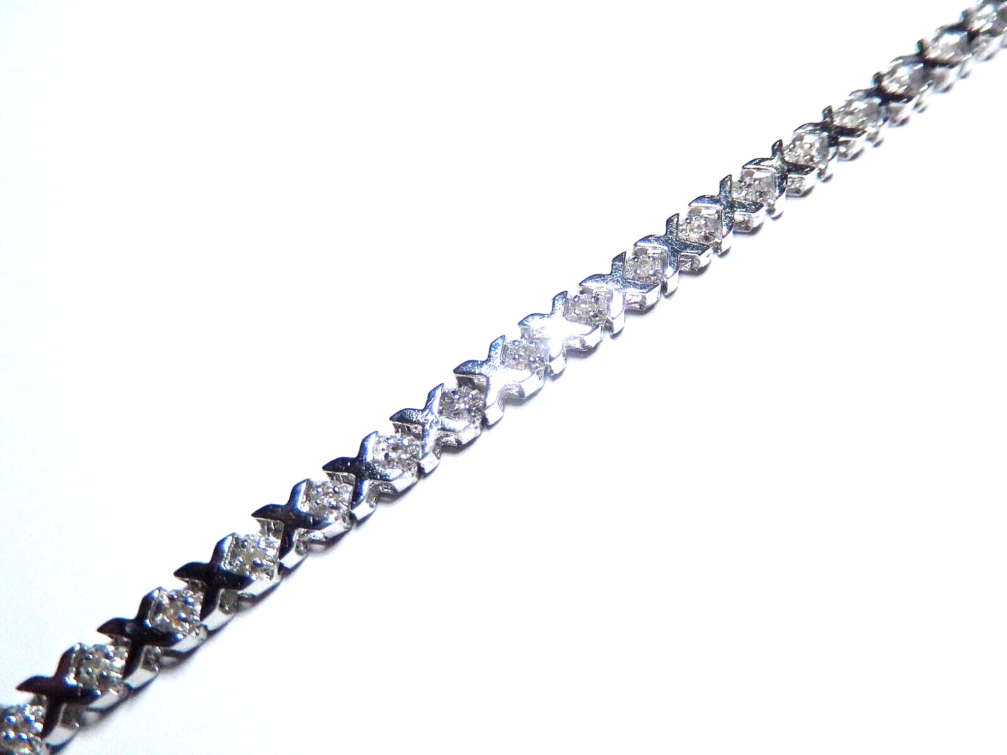 *NWT*  10k White Gold 1/4 CT Diamond X Link 4mm Thick Bracelet 7.75"