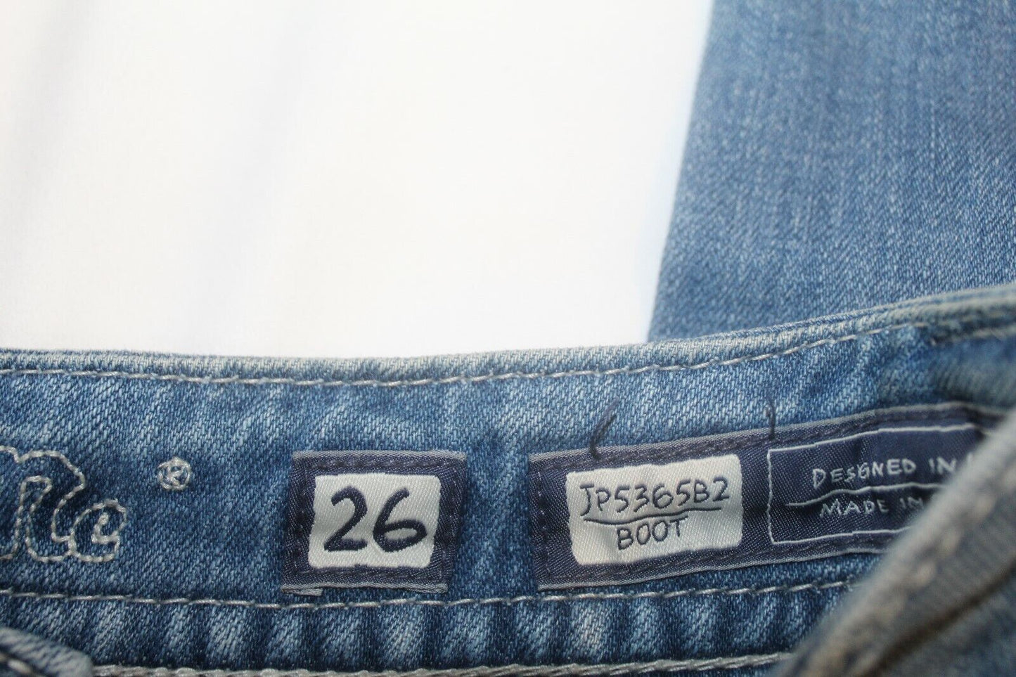 Miss Me Jeans  Beautiful Design With Crystals Boot Cut JP536582 Sz 26 x 33