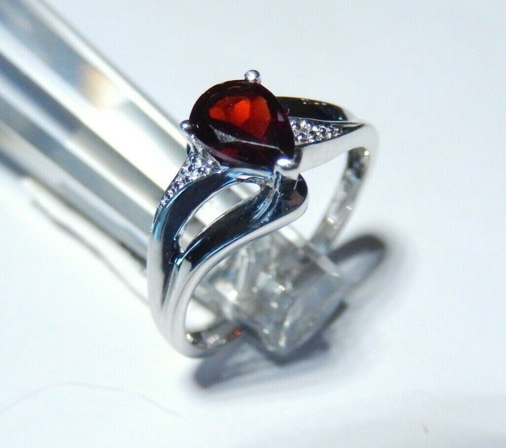 *NWT* 10k White Gold 3/4CT Pear Garnet And Diamond Ring Sz 7.5