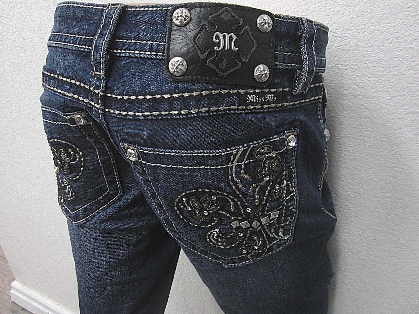 NEAR MINT Miss Me Distressed Signature Rise Skinny Jeans Dark  JP5576S2 Sz 28x32