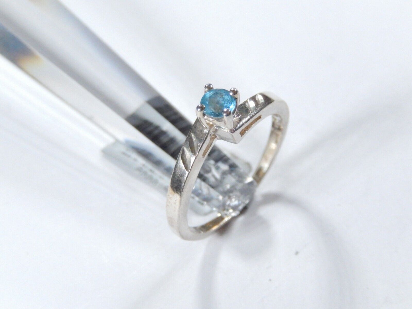 Round Blue Topaz Gemstone Solitaire Decorative 925 Sterling Silver Ring Sz 8.75
