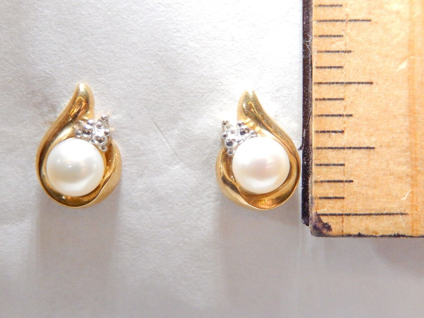 *VINTAGE*  10k Yellow Gold 5.5mm AAA Cultured Pearl and Diamond Stud Earrings