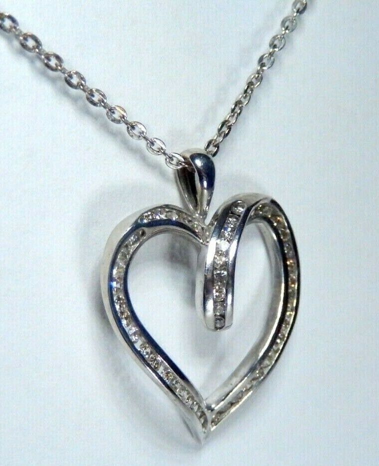 *VINTAGE*  10k Whie Gold .50CT 50 Round Natural Diamond Pendant w/18" Chain