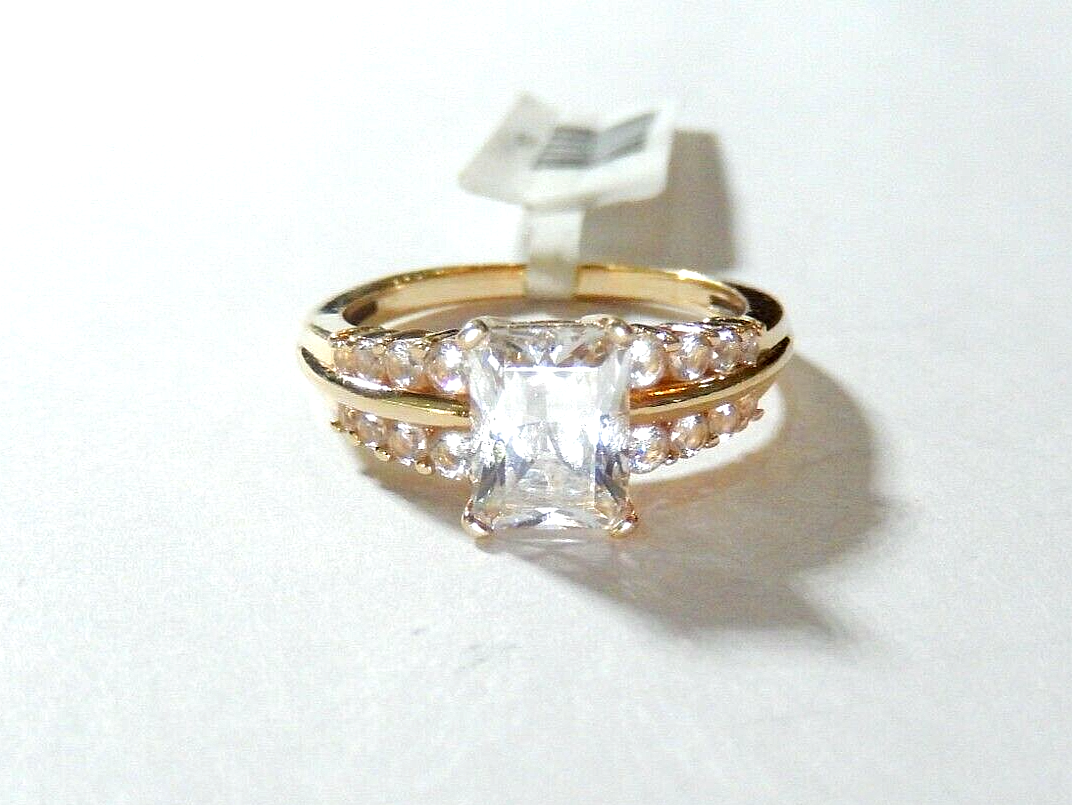 *VINTAGE* 14k Yellow Gold 2.00  CT CZ Pretty Engagement Ring Sz 8.25