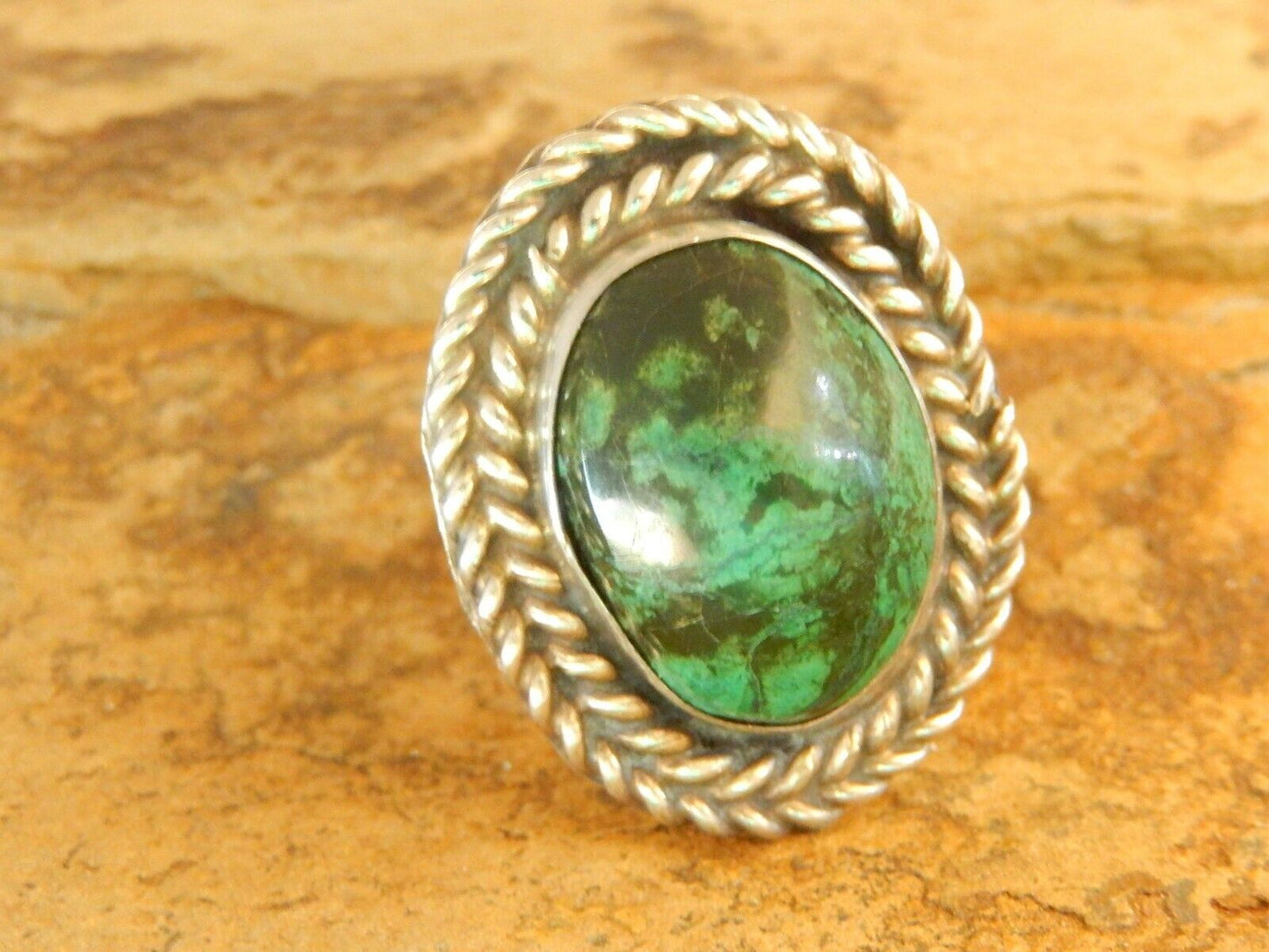 VINTAGE LARGE NATIVE AMER. STERLING SILVER GREEN TURQUOISE RING SIZE 6.75