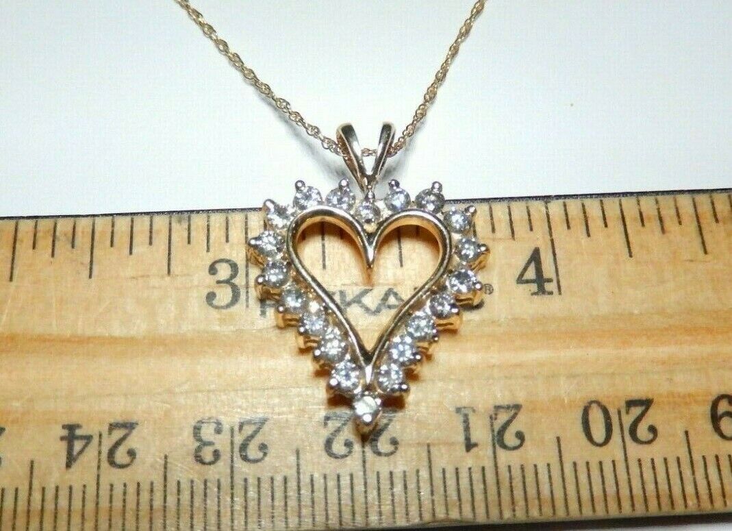 *VINTAGE* 10kt Yellow Gold .75ct Natural Diamond Heart Pendant Necklace