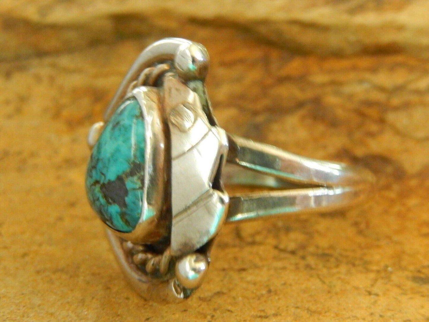 *VINTAGE*   Native Amer. Sterling Silver Turquoise Ring Size 8.5