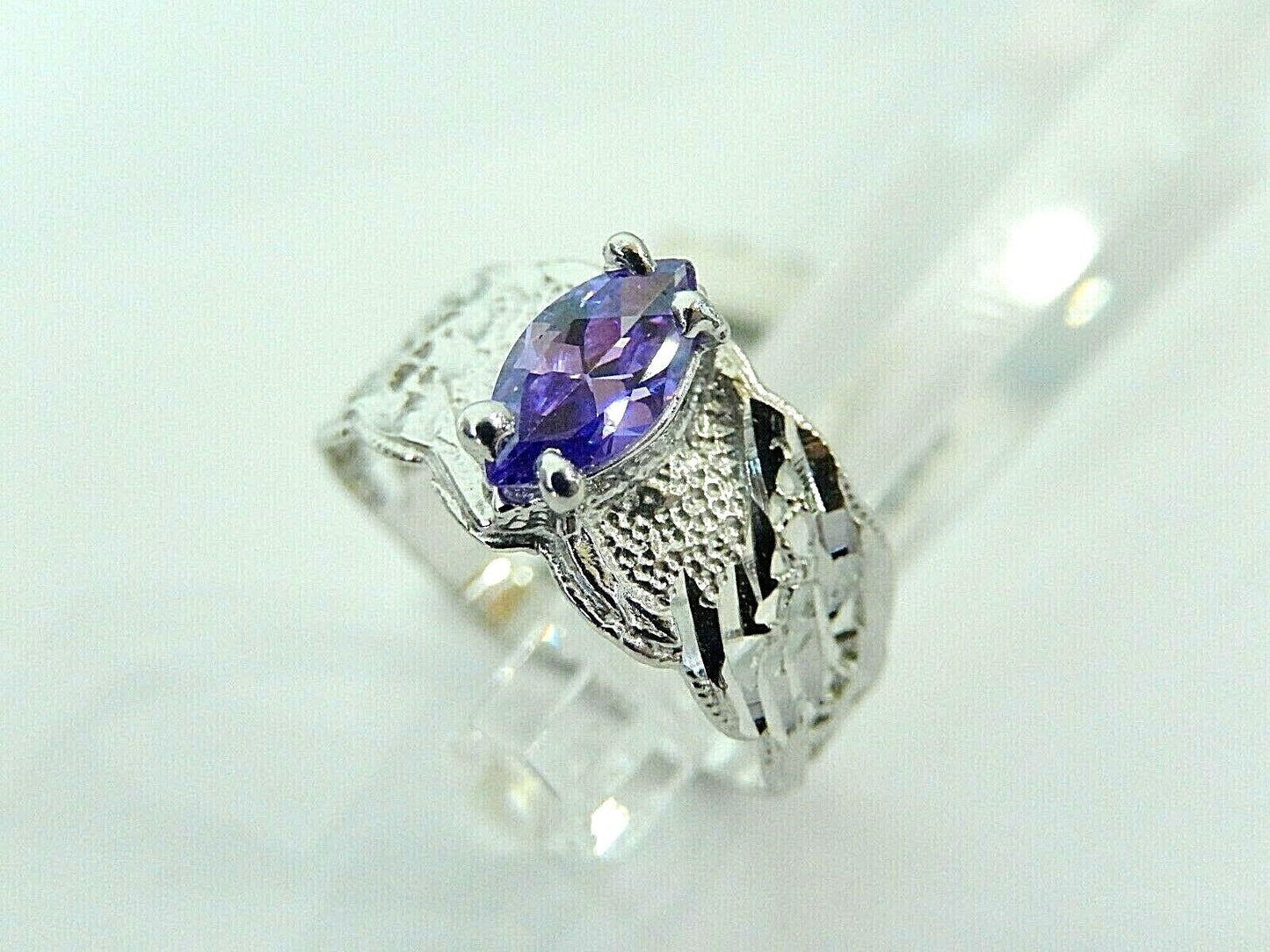 14k Diamond Cut White Gold Purple Amethyst Solitiare Ring Size 6.75