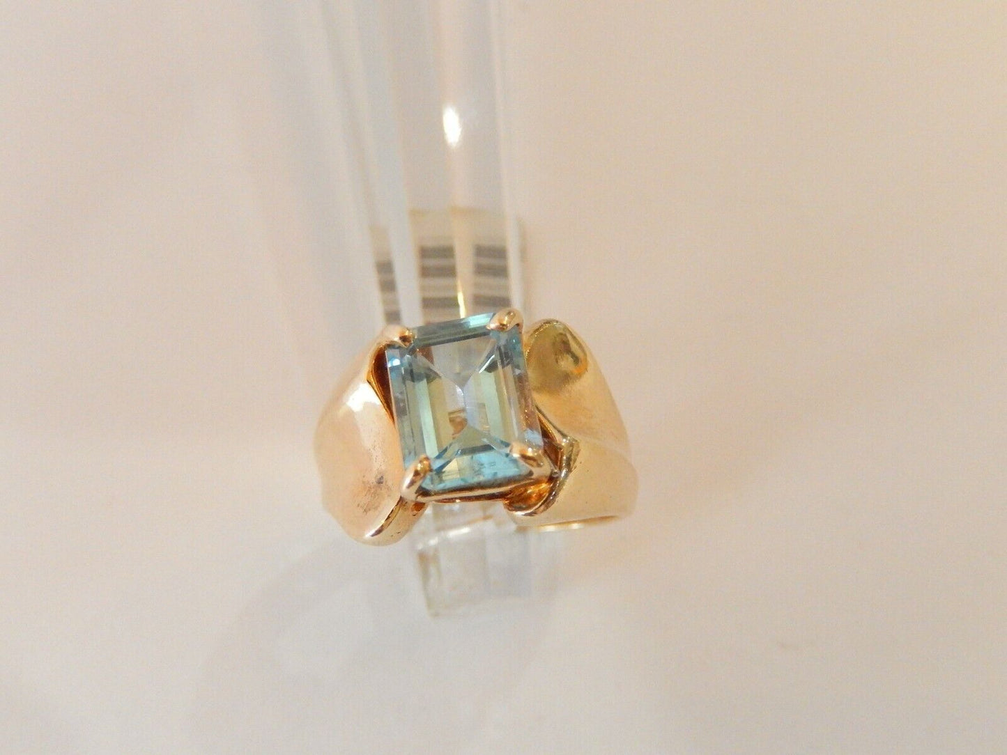 Ladies 14k Yellow Gold 9 x 7mm Natural Emerald Cut Swiss Blue Topaz Ring Sz 8