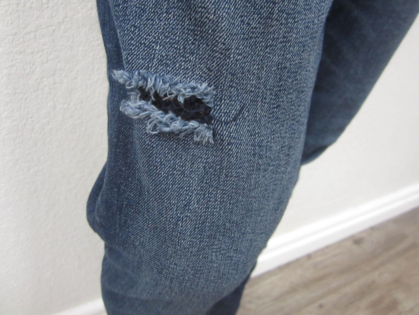 NEAR MINT Miss Me Distressed Signature Rise Skinny Jeans Dark  JP5576S2 Sz 28x32