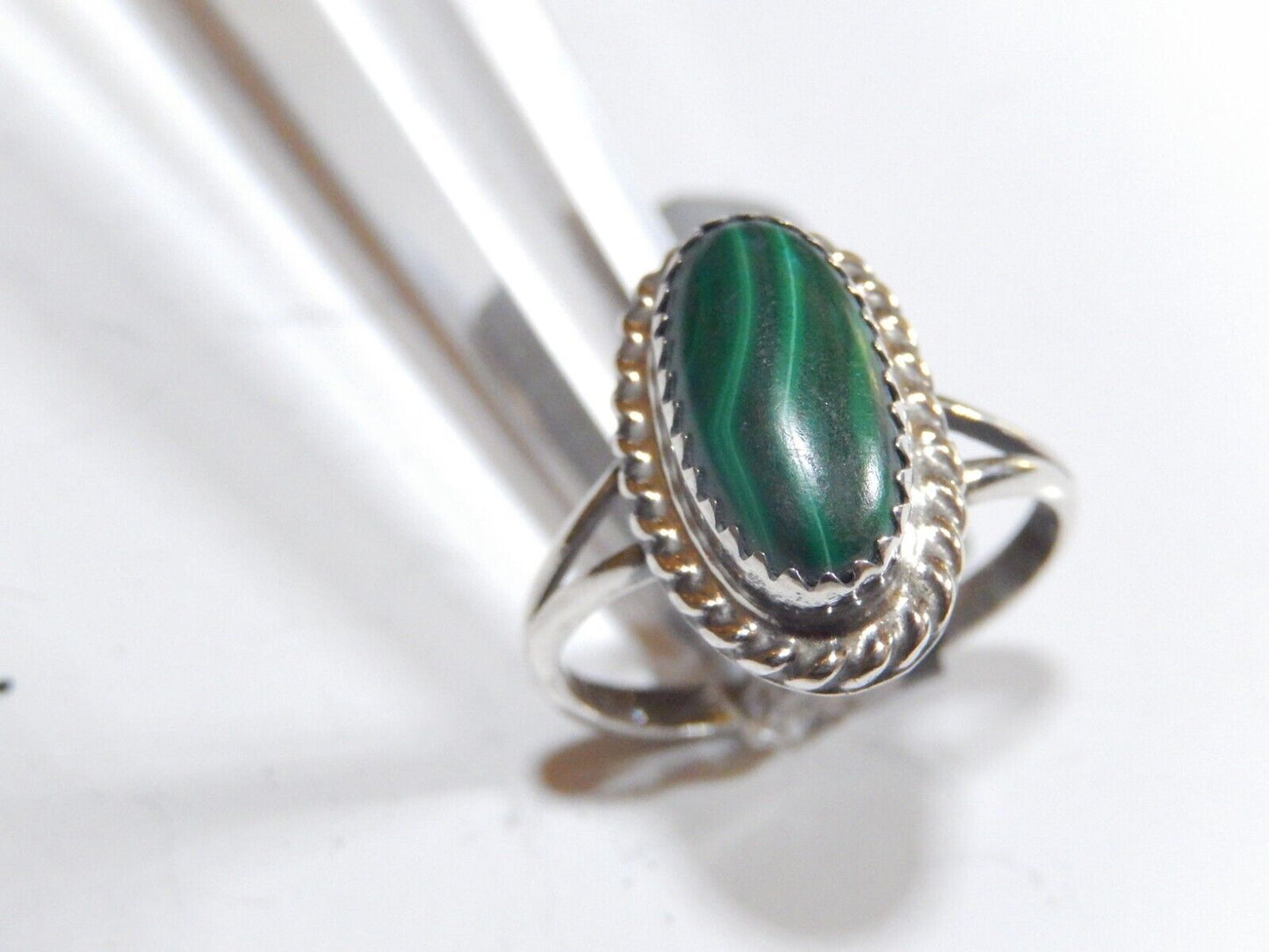 *VINTAGE*  Native American Sterling Silver Green Malachite Ring Signed SB sz 8