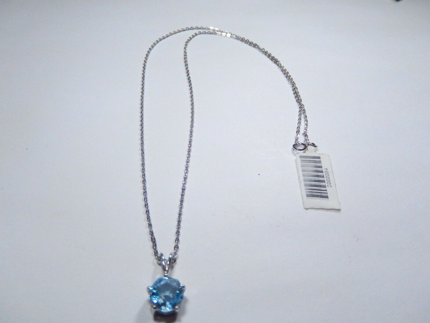 *NWT*  10K White Gold 2.0 CT Blue Topaz  Solitaire Pendant w/18" Chain