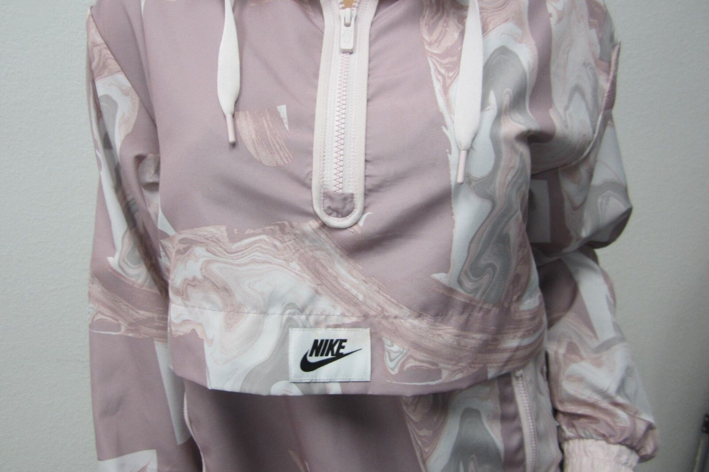 *NWOT* $99  Nike Pink SUPER CUTE Women"s 1/4 Zip Jacket  with Hood Size S