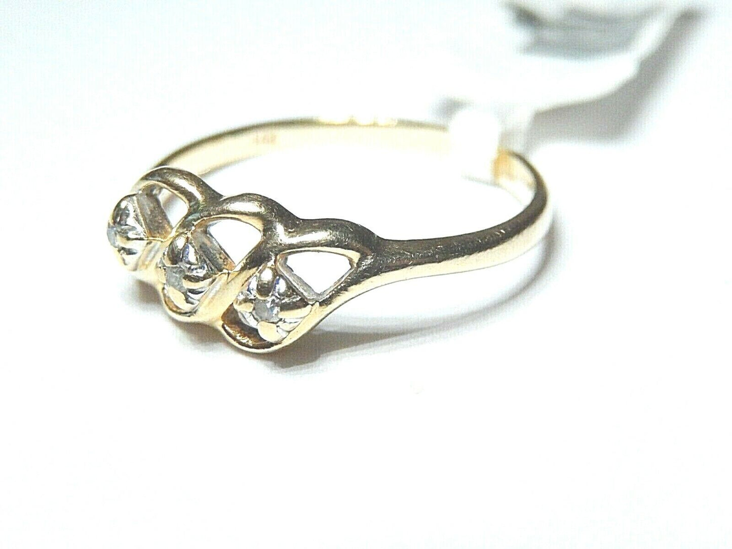 *VINTAGE* 14K Yellow Gold Natural Diamond Ladies Three Stone Ring Size 6.75
