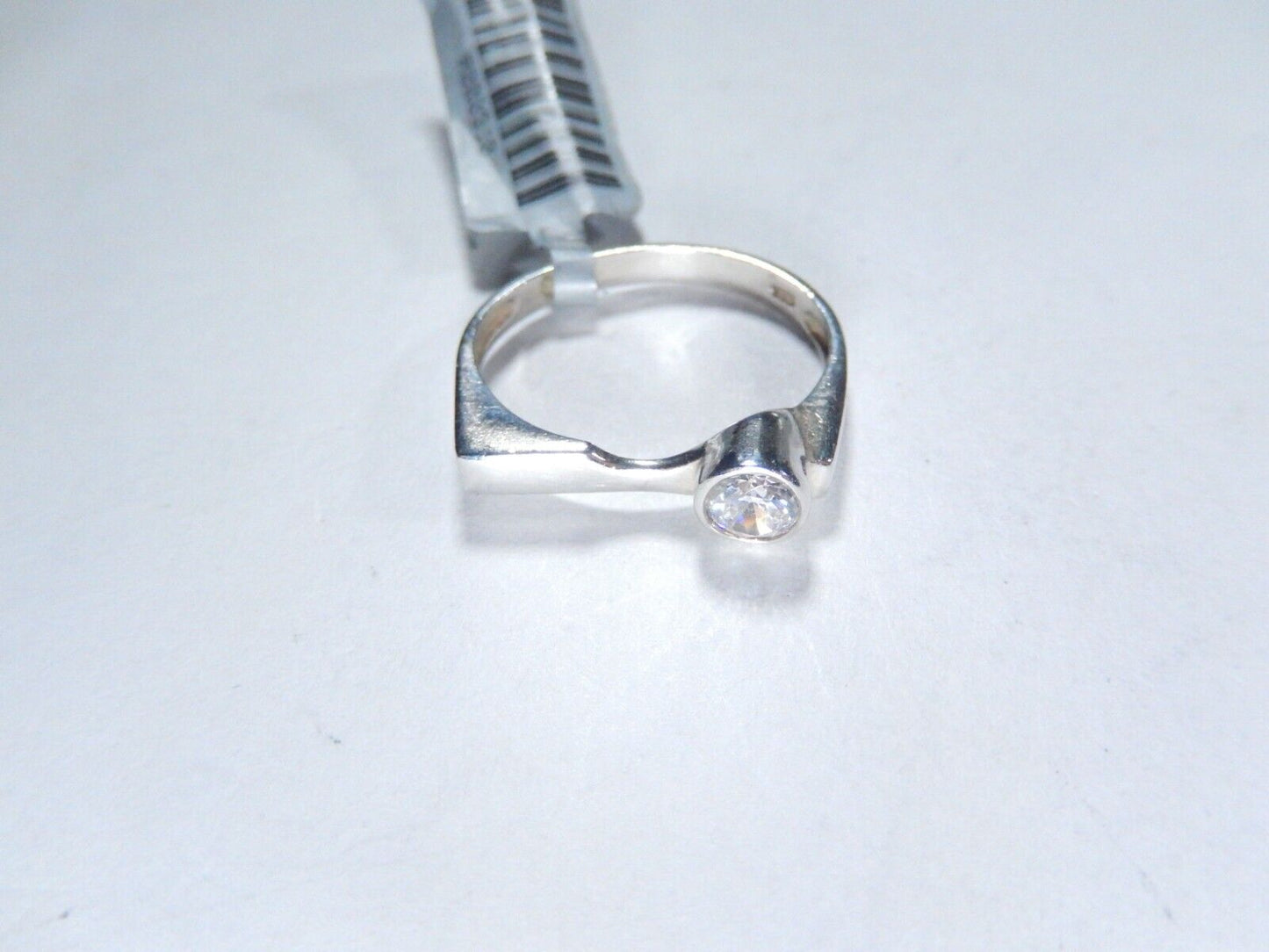 *VINTAGE* Sterling Silver Modern Style CZ Ring Band Sz 6