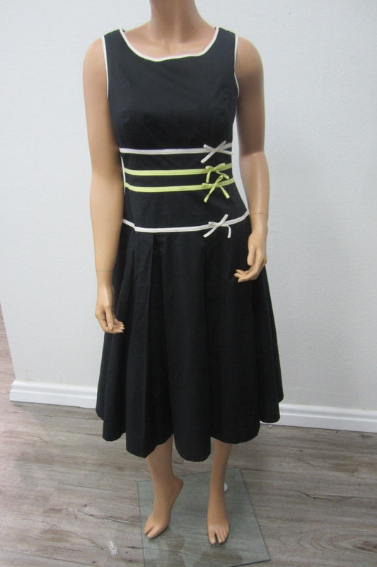VERY NICE Liz Claiborne Career or Any Occasion Women's Lined Black Dress Size 8