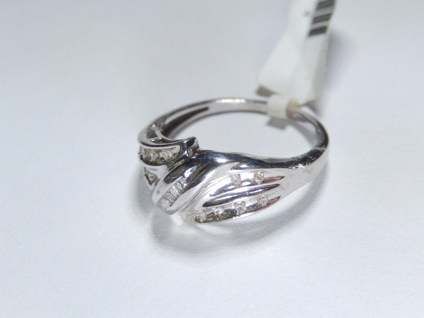 *NWT* 10K White Gold  NATURAL ROUND AND BAGUETTE DIAMOND COCKTAIL RING Sz 6.25