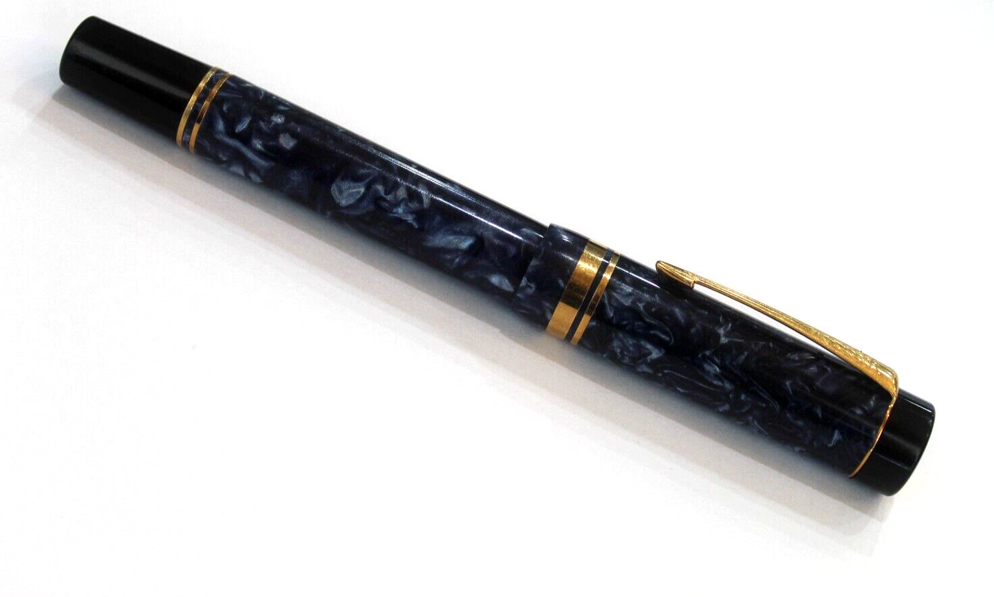 Parker 18K Duofold Centennial Marble Blue Fountain Pen 18K