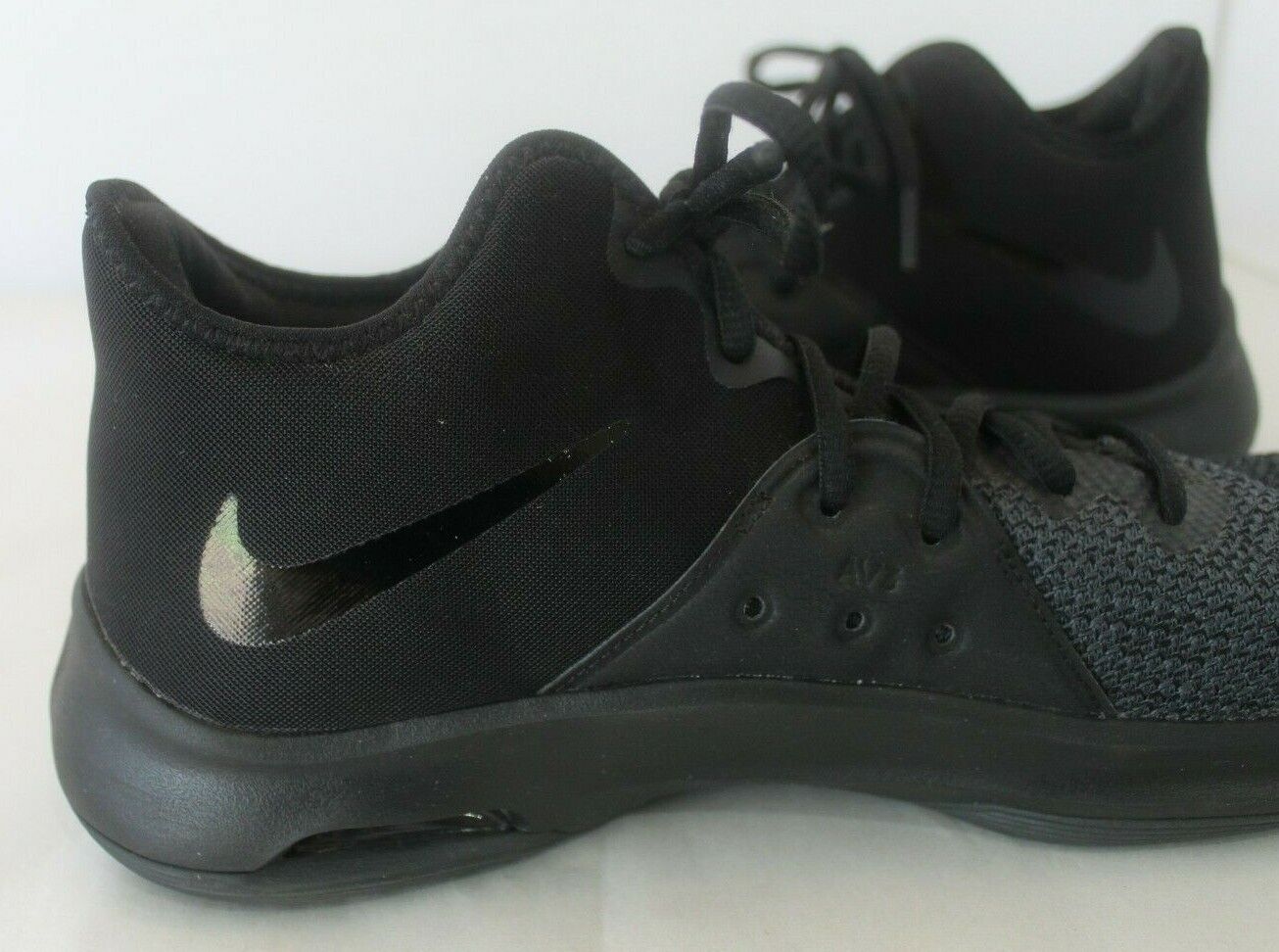 Nike Air Versitile III Basketball Trainers - A04430-002 -Black - Size 9.5 US